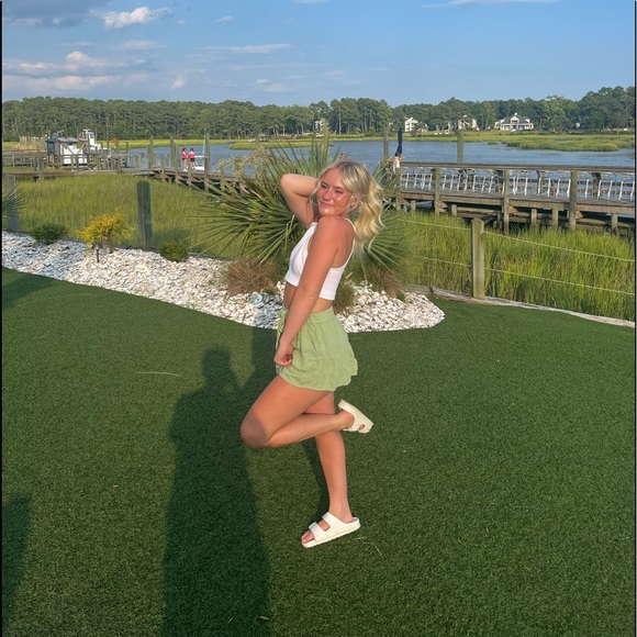 Meet your Posher, Abigail - Picture 1 of 1